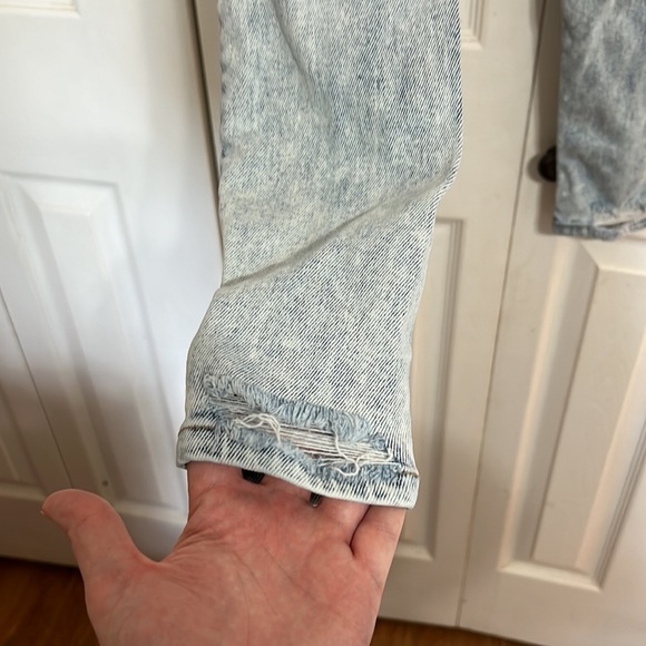 KanCan Women's Estilo Distressed Skinny Denim Jeans Size 0/23 - Picture 5 of 8